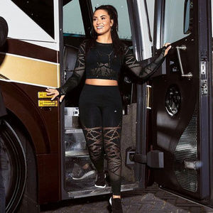 Fabletics TV Philomena Seamless Capri RARE NWOT